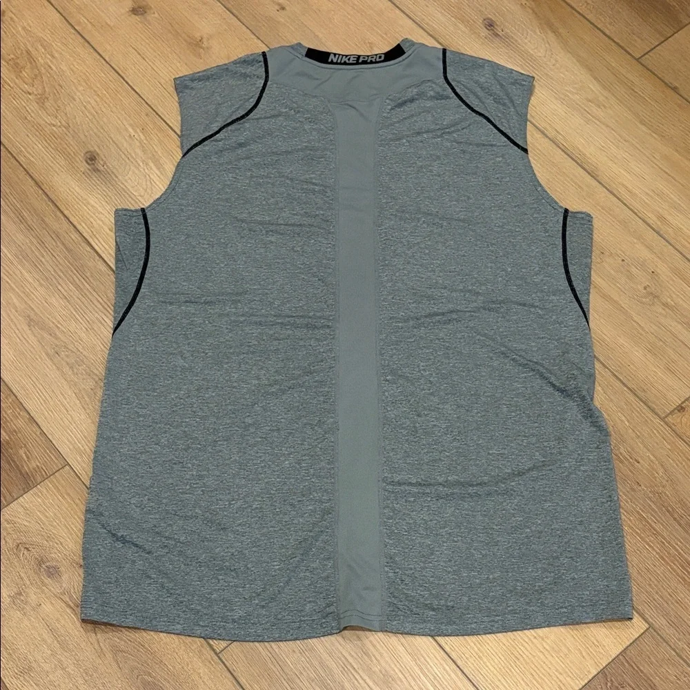 Nike Pro Men's Gray Fitted Tee
